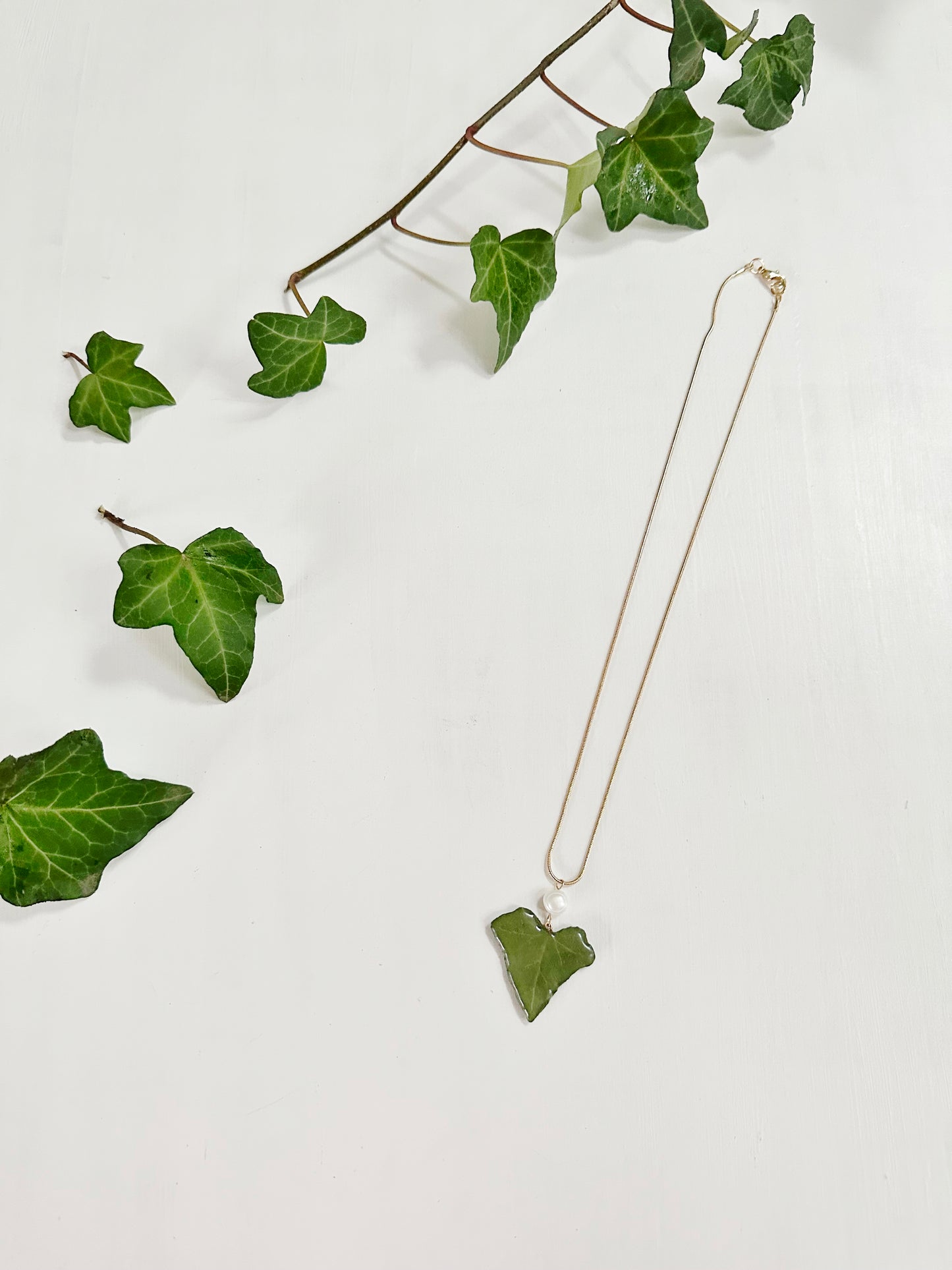 Real Ivy Necklace with Pearl