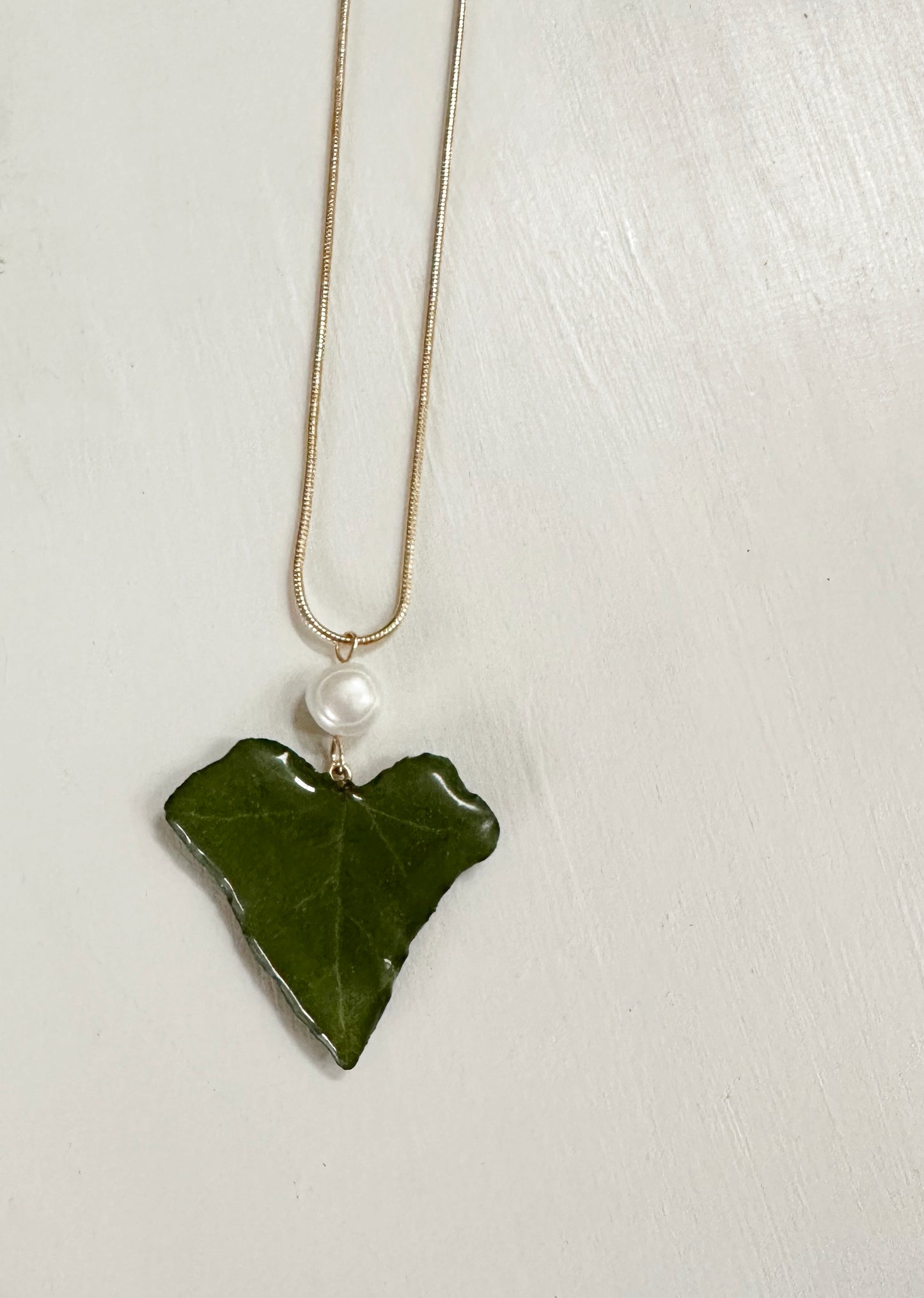 Real Ivy Necklace with Pearl