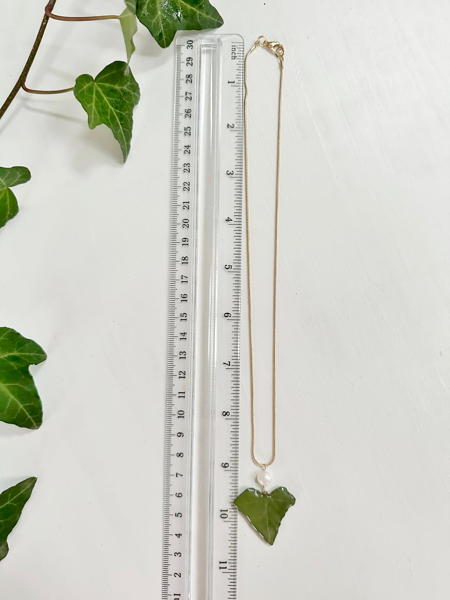 Real Ivy Necklace with Pearl