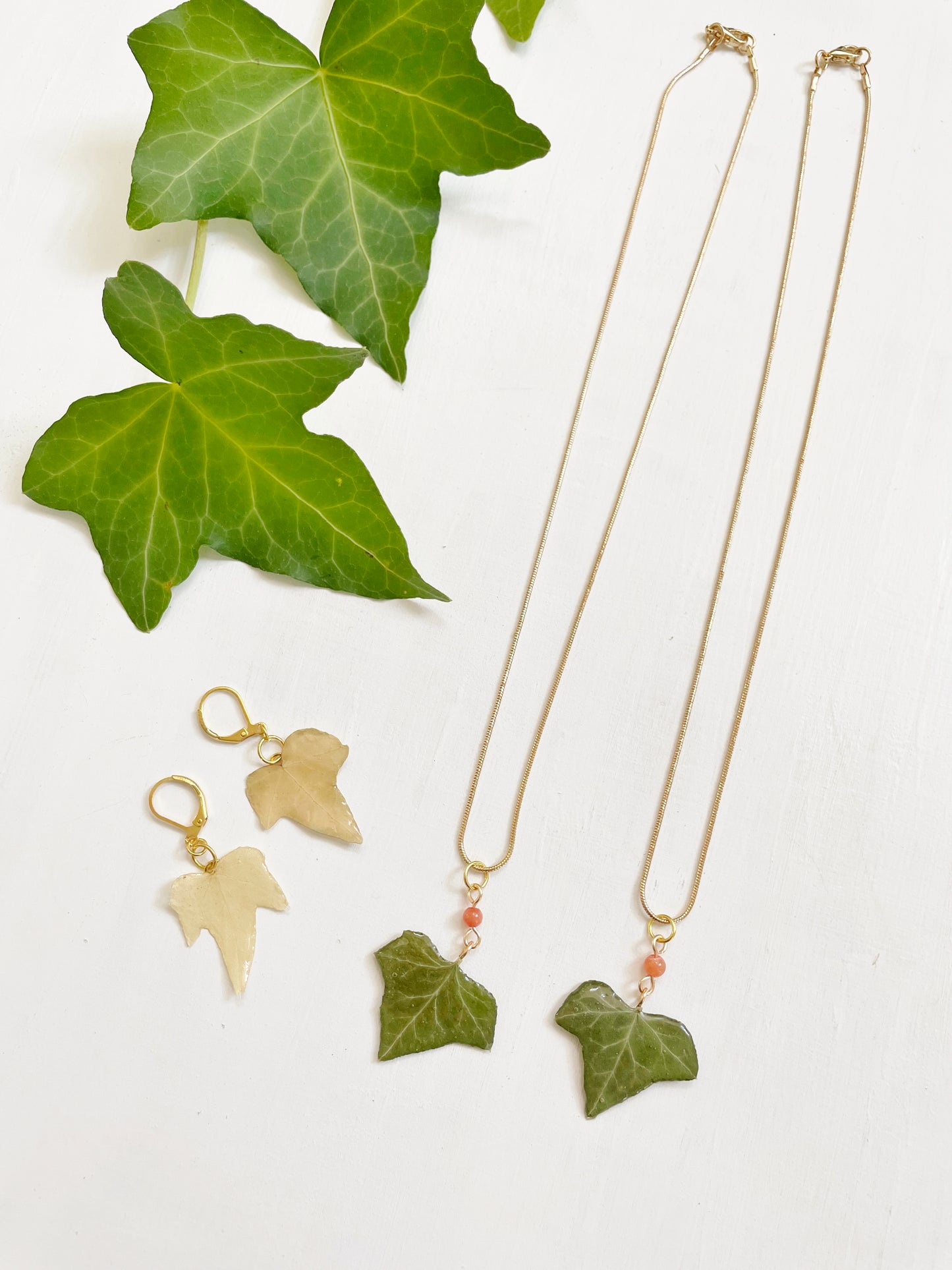 Real Ivy Necklace with Orange Bead