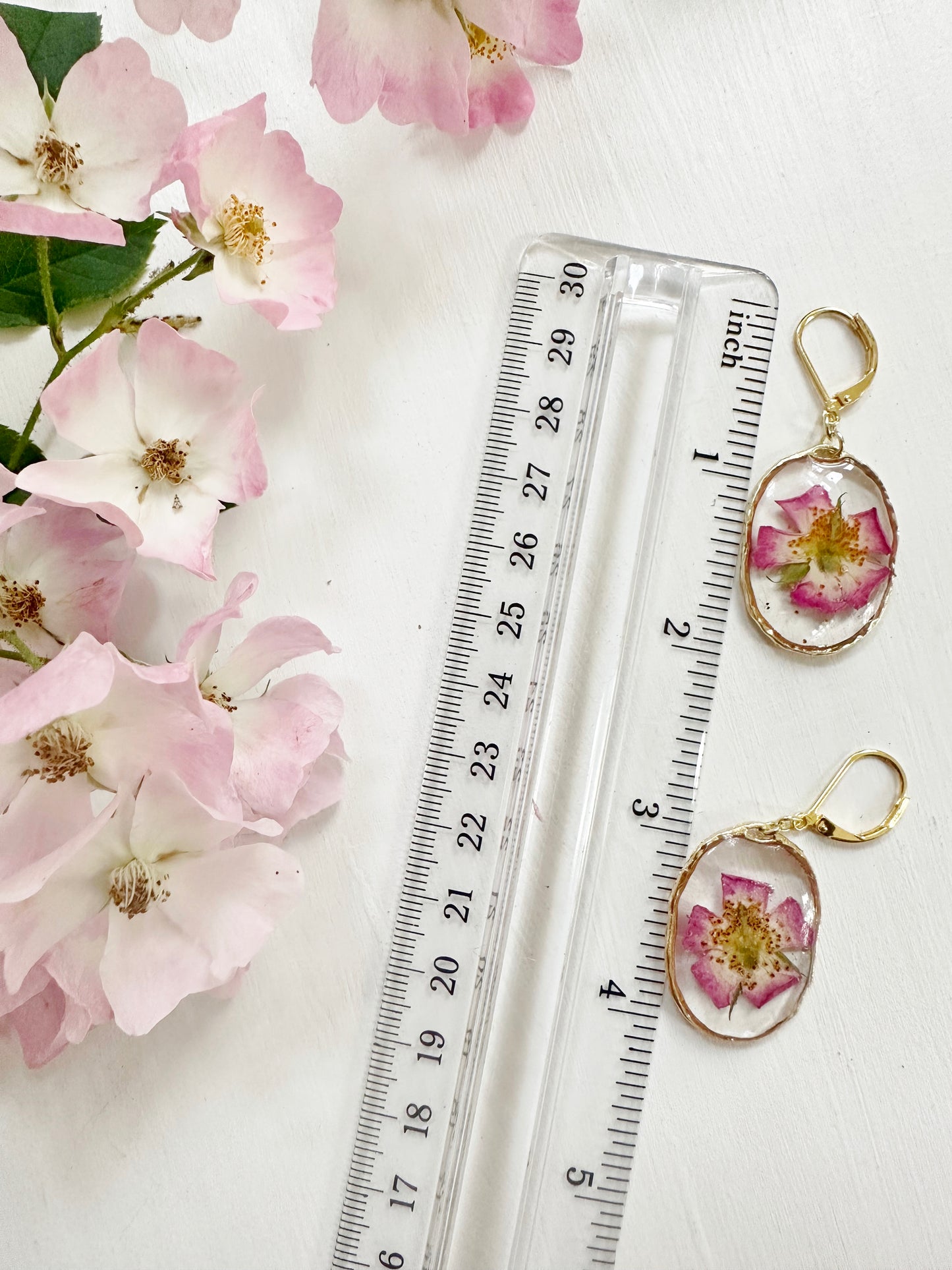 Rose Earrings in Golden Frame