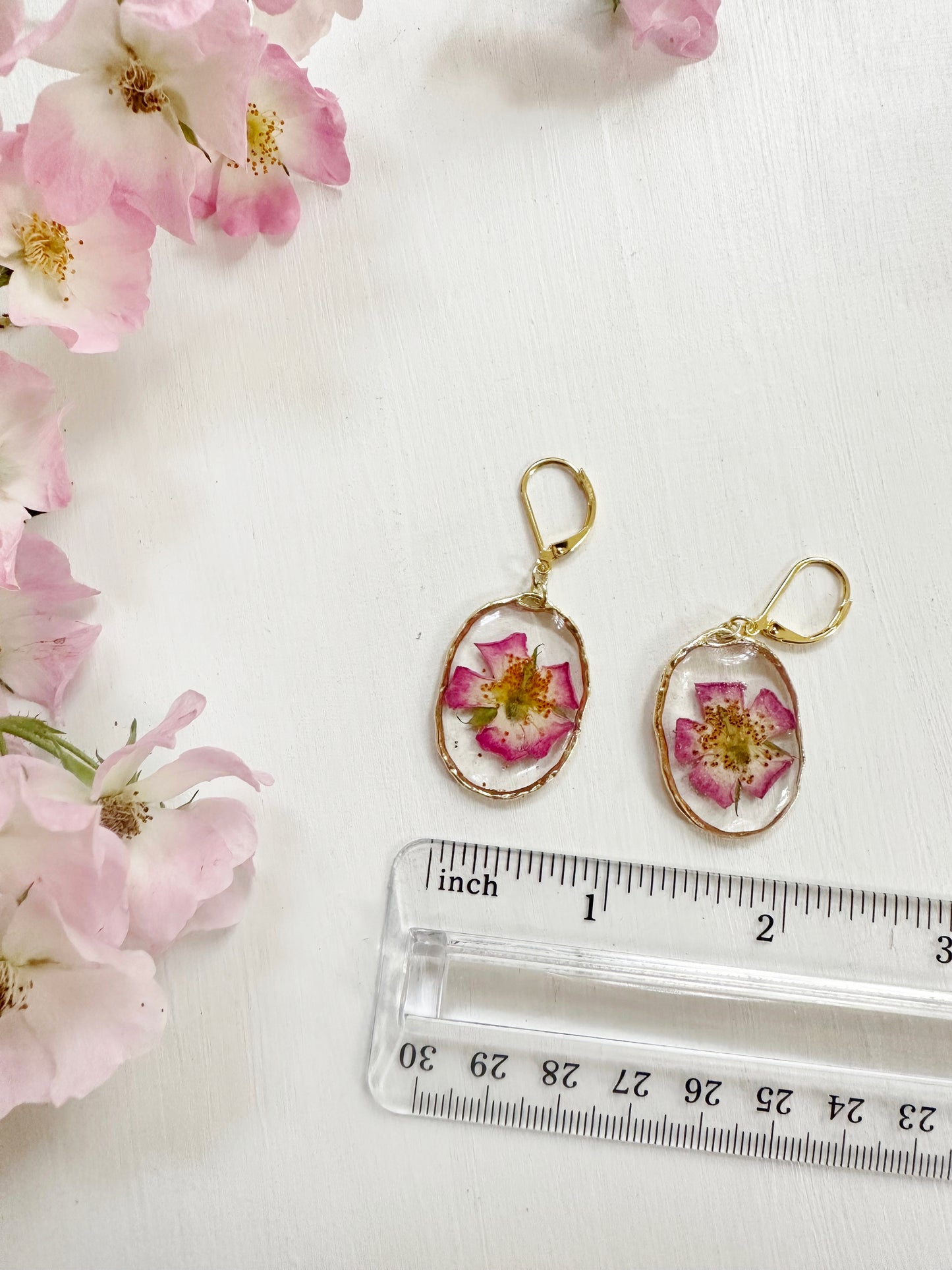 Rose Earrings in Golden Frame