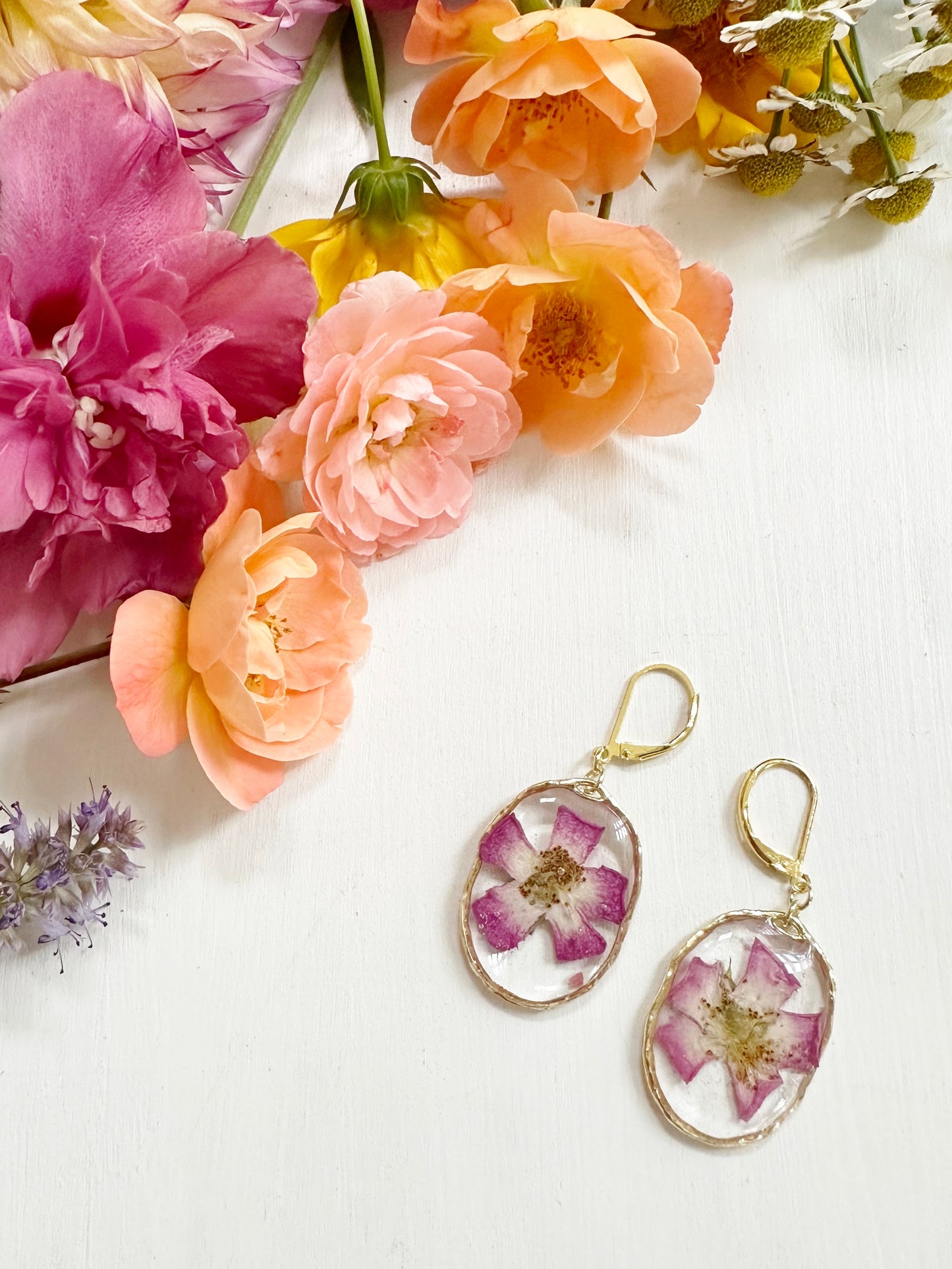 Rose Earrings in Golden Frame