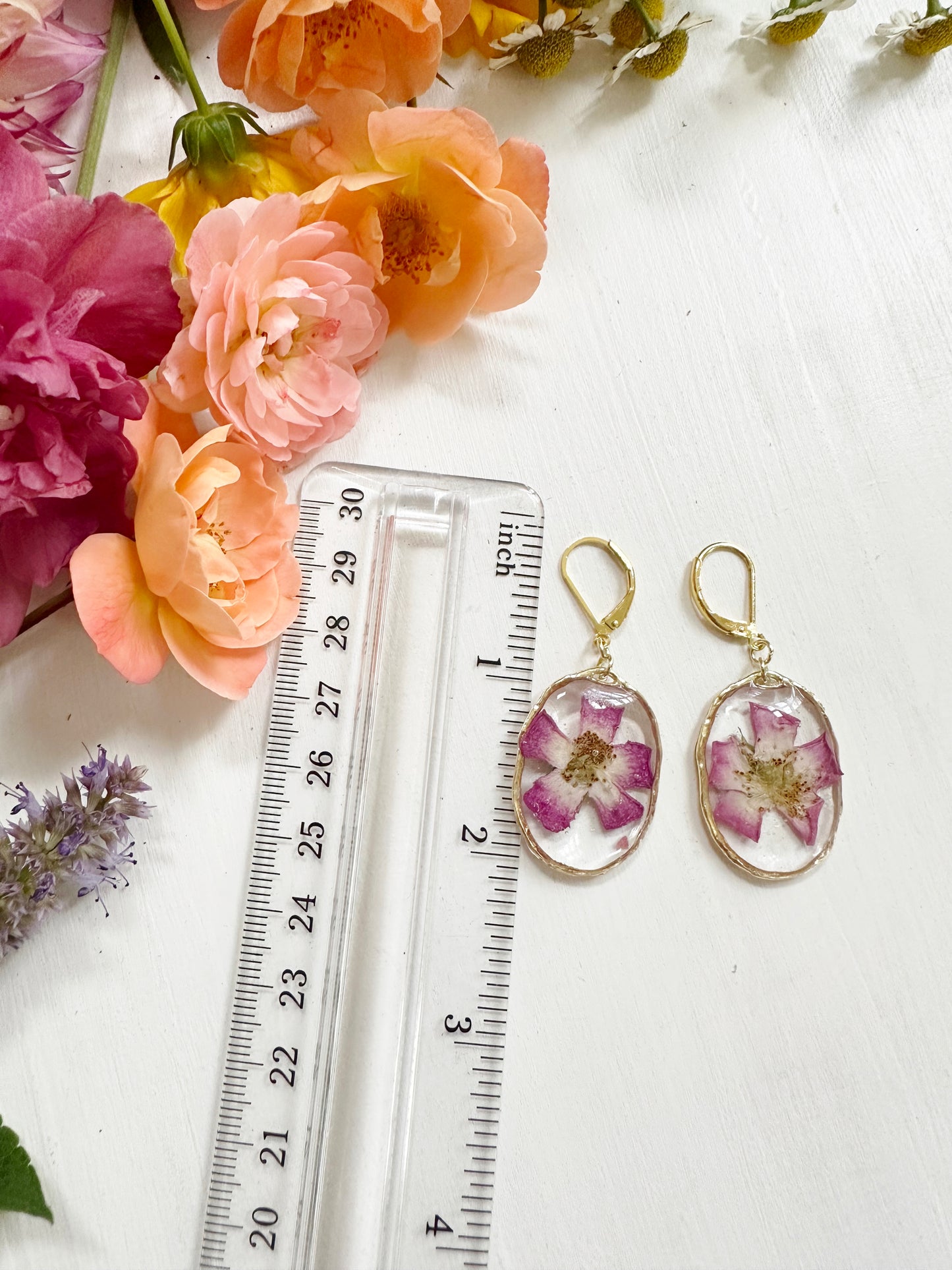 Rose Earrings in Golden Frame