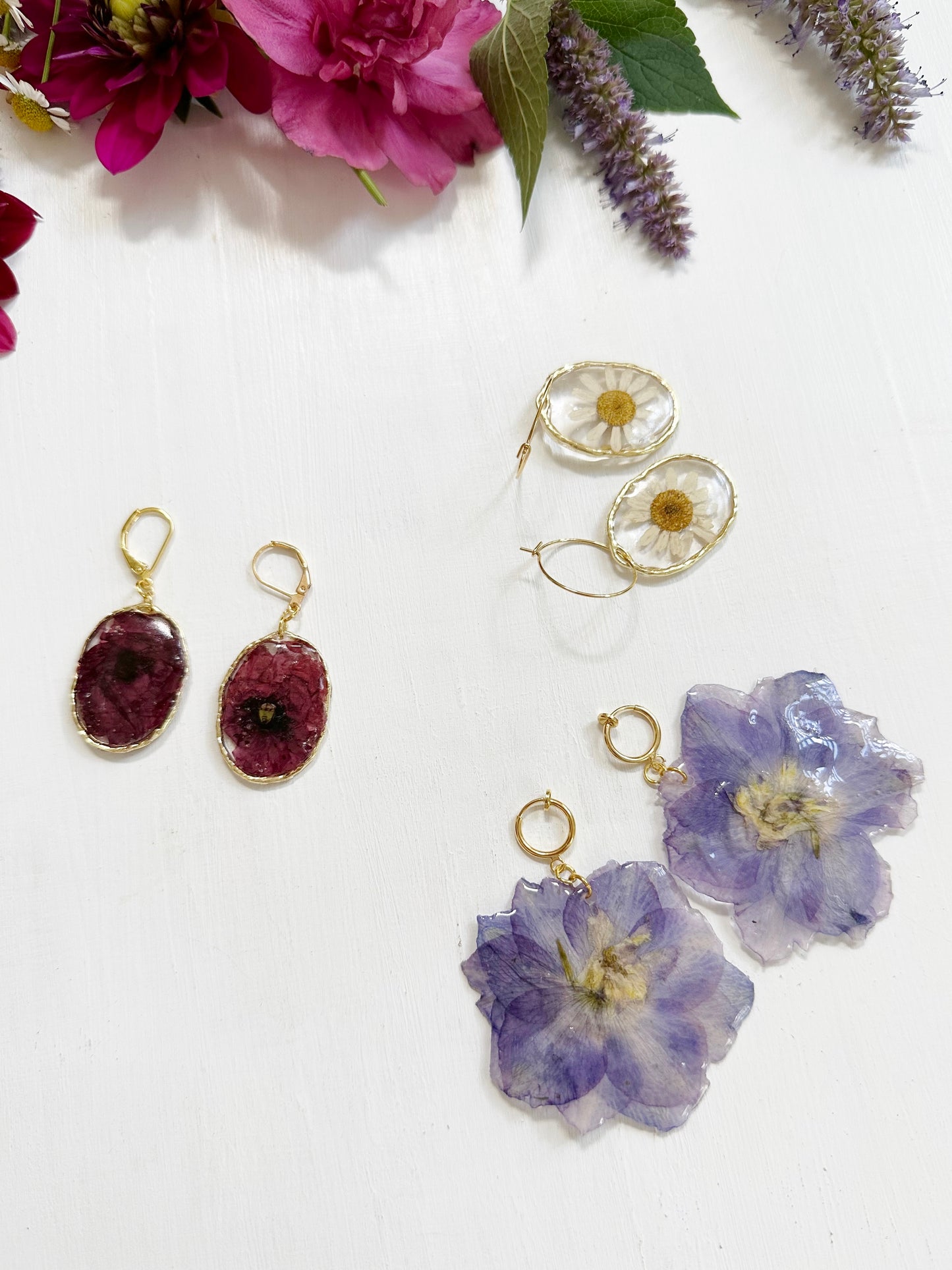 Poppy Earrings in Golden Frame