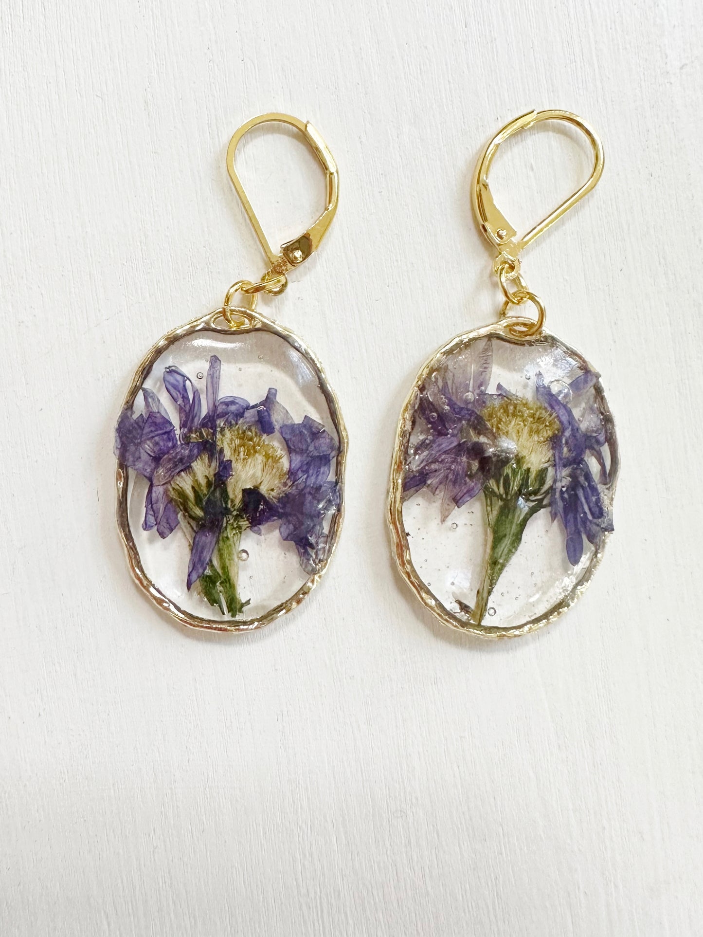 Aster Earrings in Golden Frame