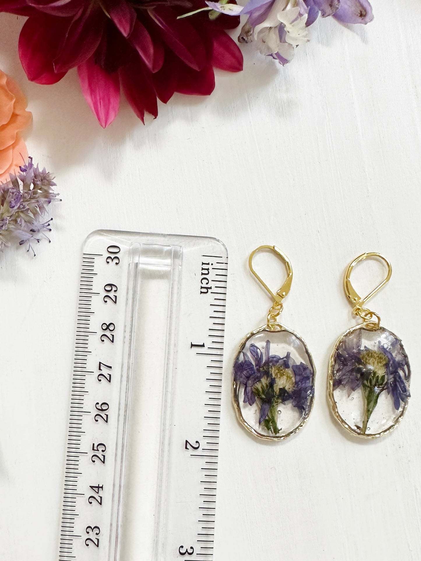 Aster Earrings in Golden Frame