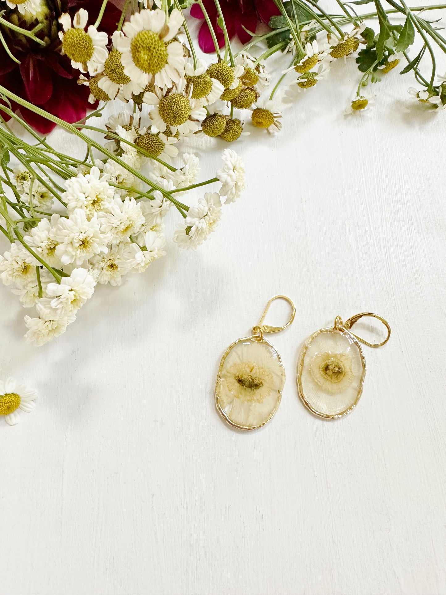 Narcissus Earrings in Golden Frame