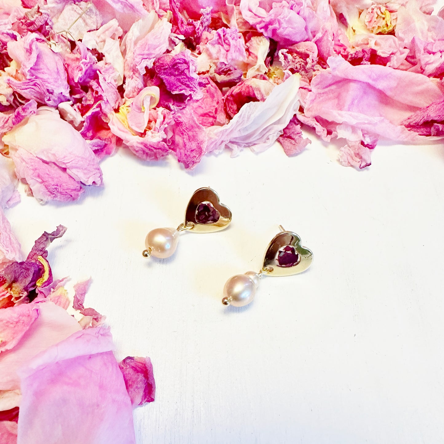 Real flower heart earrings with pearl