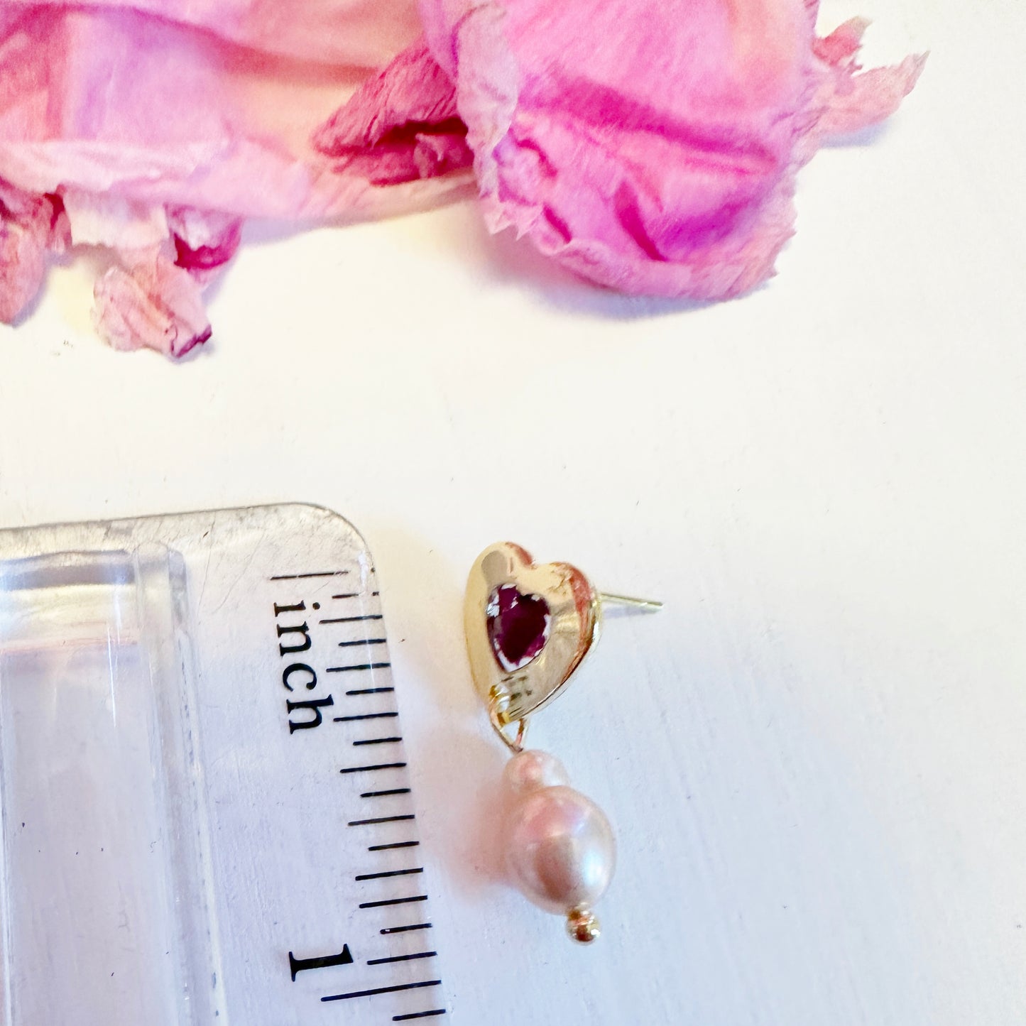 Real flower heart earrings with pearl