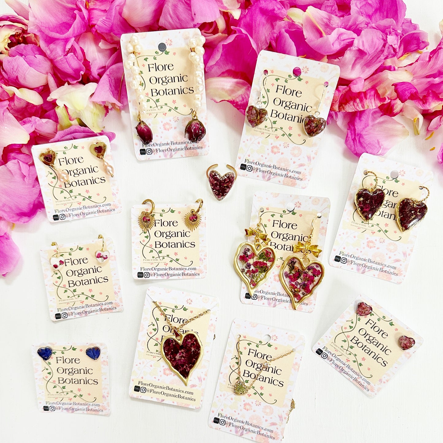 Real flower heart earrings with pearl