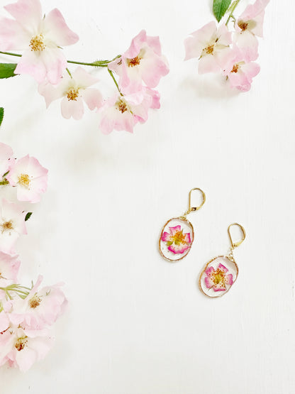Rose Earrings in Golden Frame