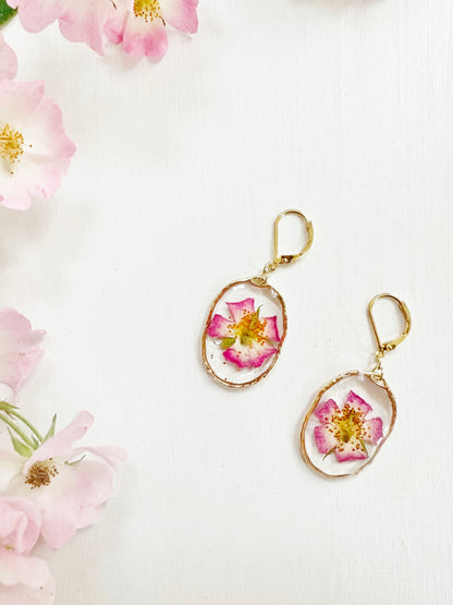 Rose Earrings in Golden Frame
