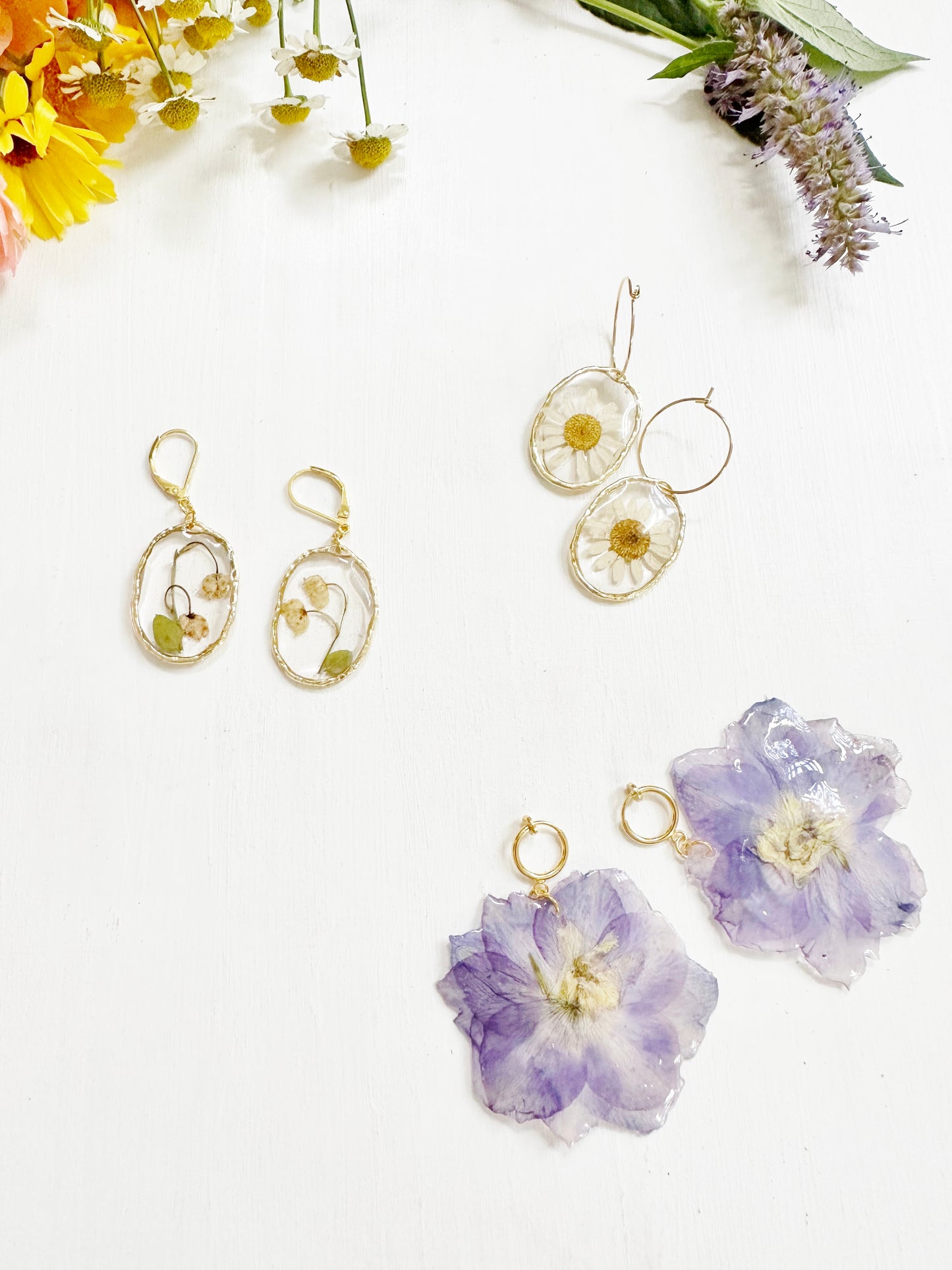 Lily-of-the-Valley Earrings in Golden Frame