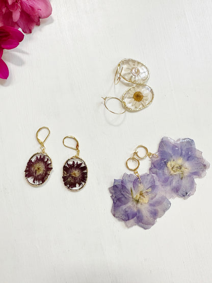 Chrysanthemum Earrings in Golden Frame