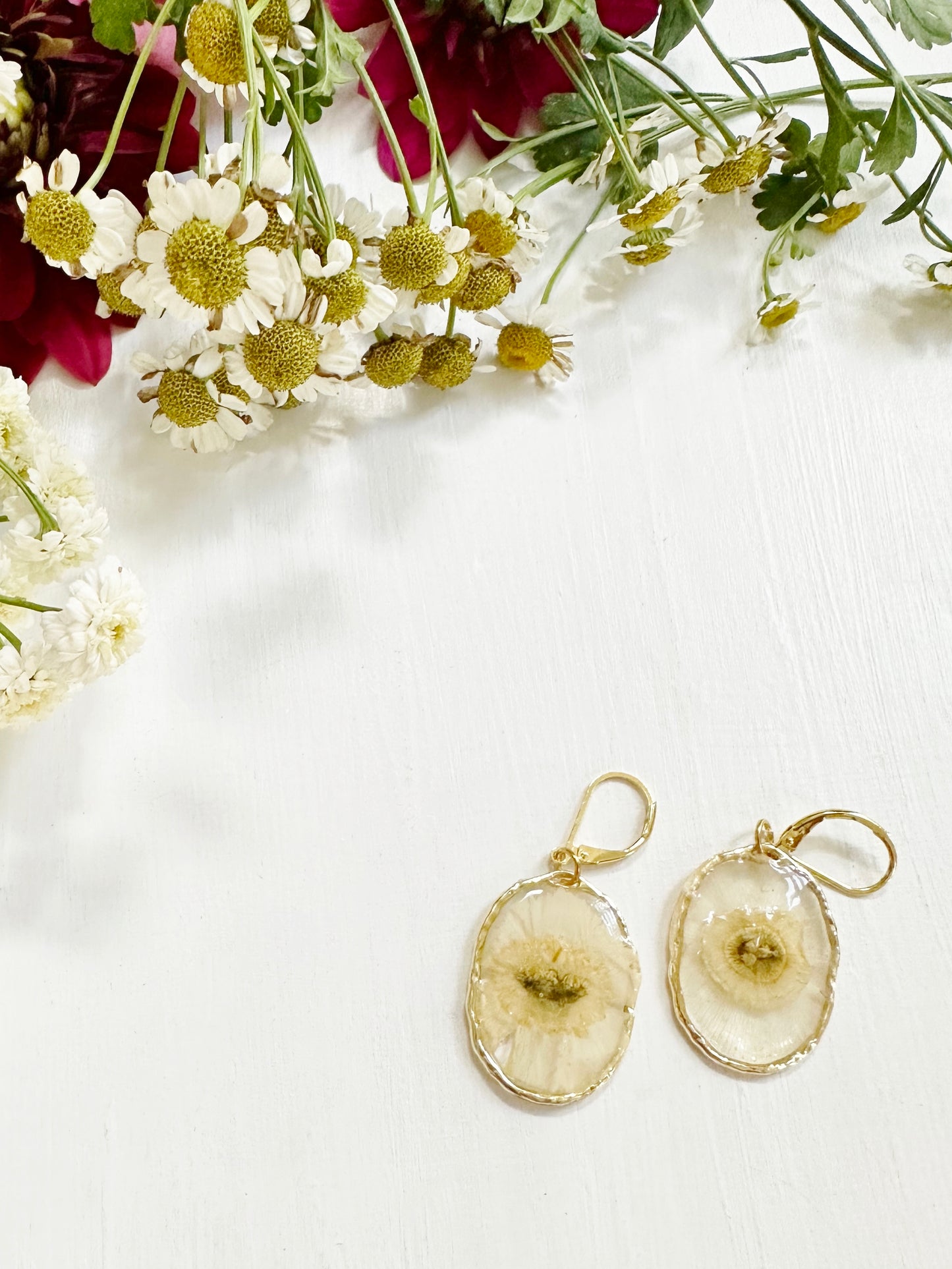 Narcissus Earrings in Golden Frame
