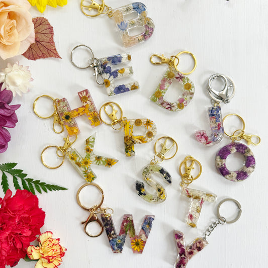 Real flowers letter keychain