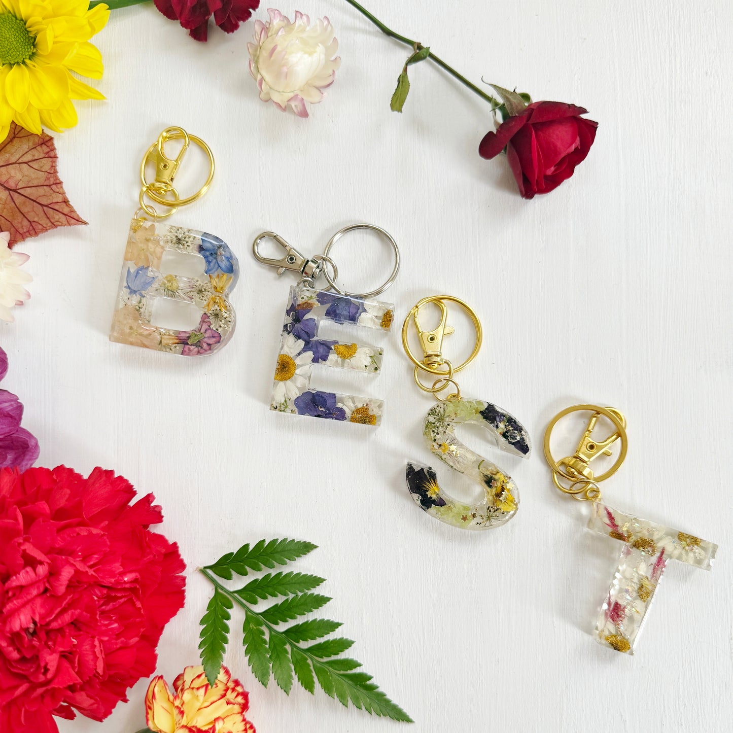 Real flowers letter keychain
