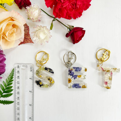 Real flowers letter keychain