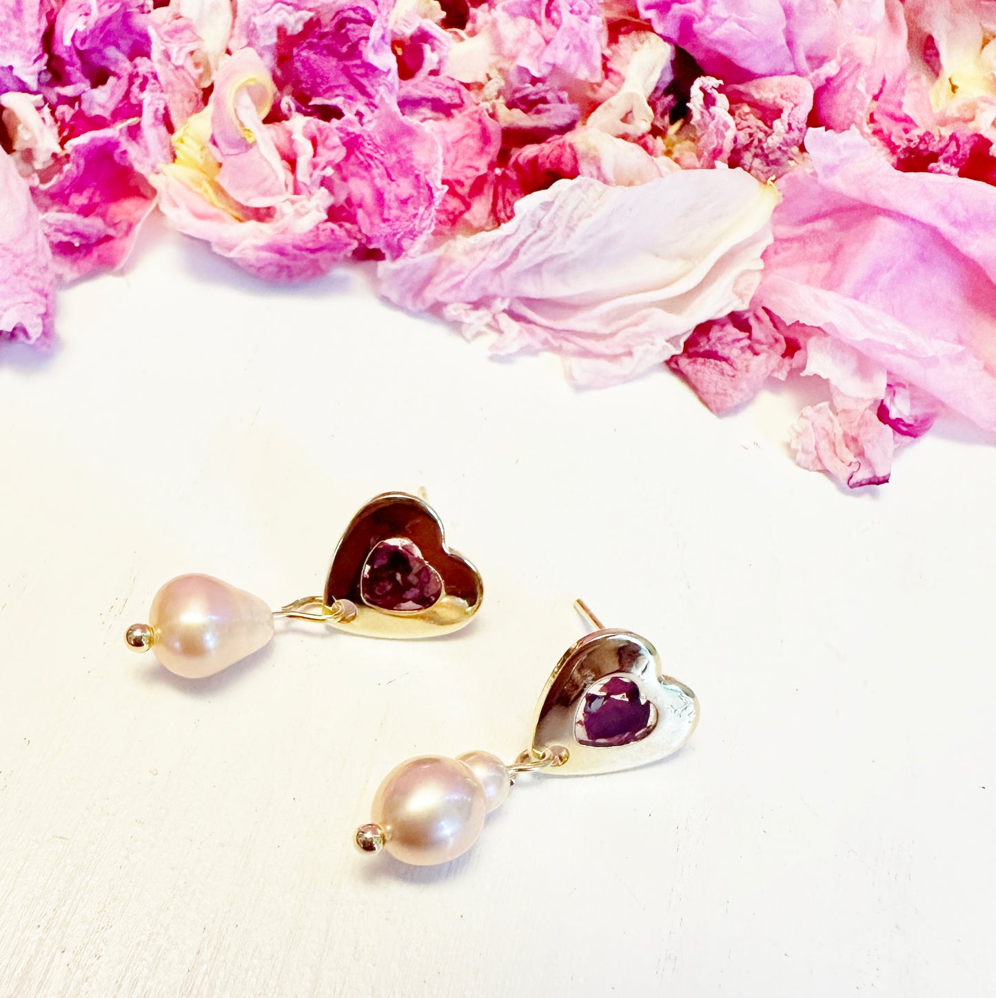 Real flower heart earrings with pearl